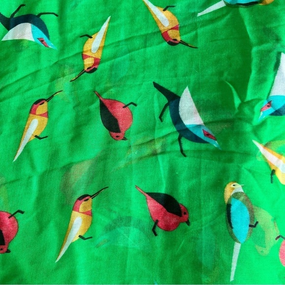 Large Vivid Green Bird-Patterned Scarf in Rich Chiffon 44x70 - Picture 6 of 6